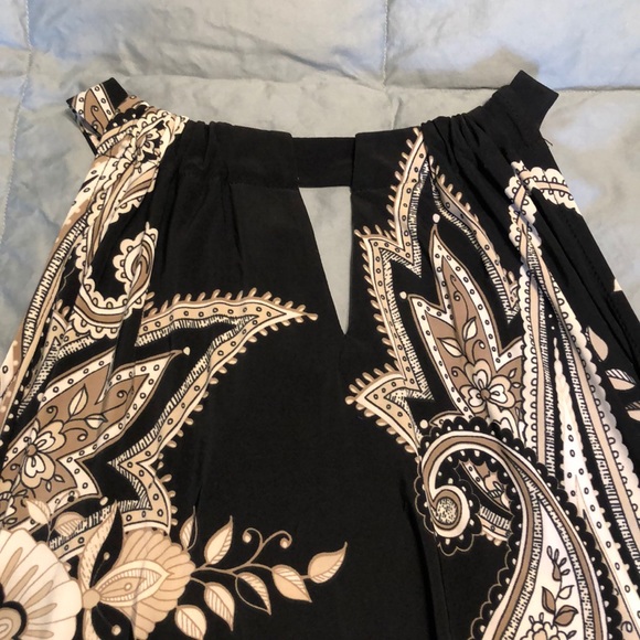 NWT - Sexy Keyhole Top. Show off your shoulders! - Picture 8 of 8